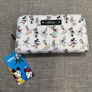 Disney Mickey and Friends White zip around wallet NWT